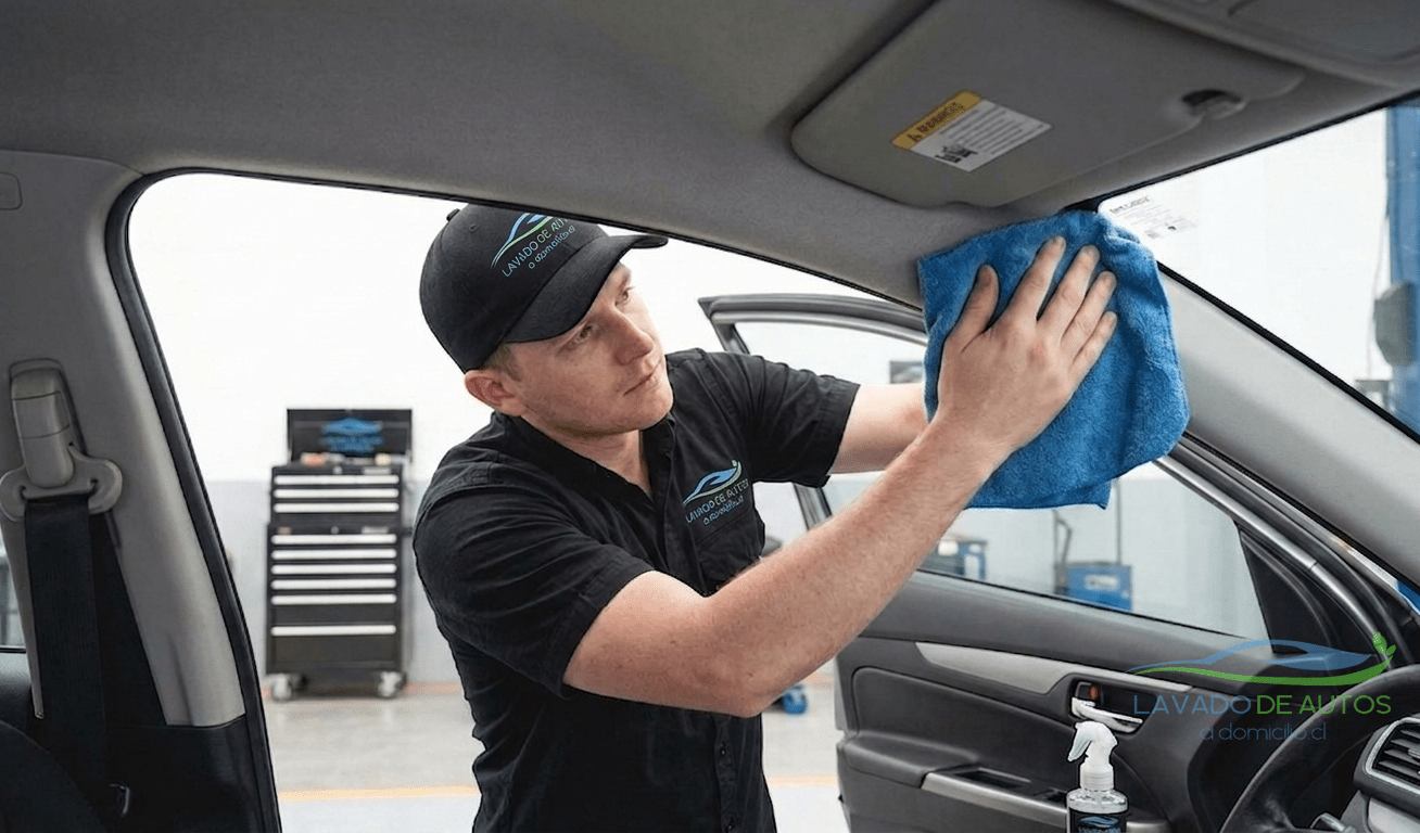 LIMPIEZA DE CIELO DE AUTO lavado de autos a domicilio
