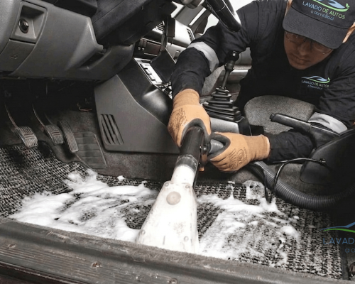 LIMPIEZA DE ALFOMBRA Y TAPICES lavado de autos a domicilio